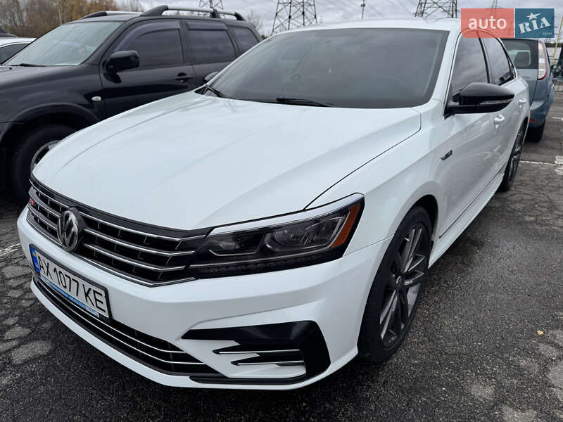 Седан Volkswagen Passat 2016 в Харькове