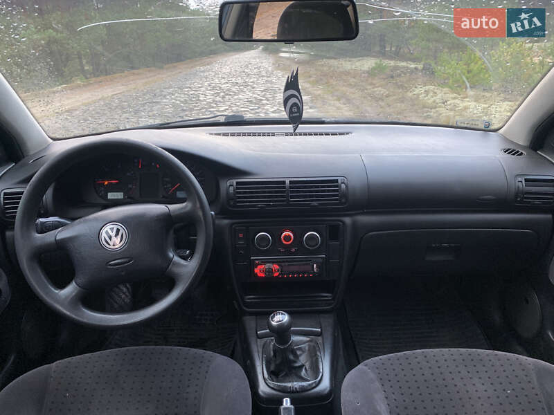 Седан Volkswagen Passat 1998 в Заречном