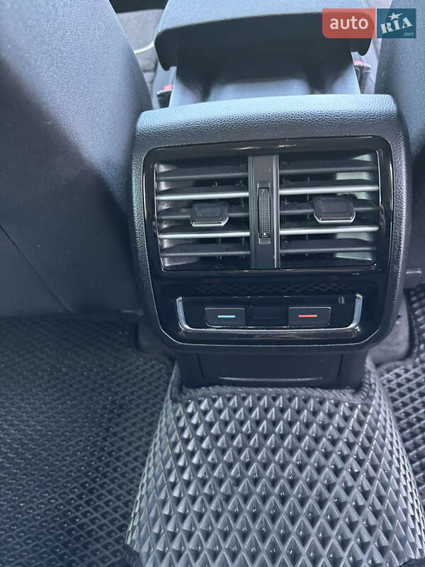 Универсал Volkswagen Passat 2015 в Львове фото 10 Универсал Volkswagen Passat 2015 в Львове