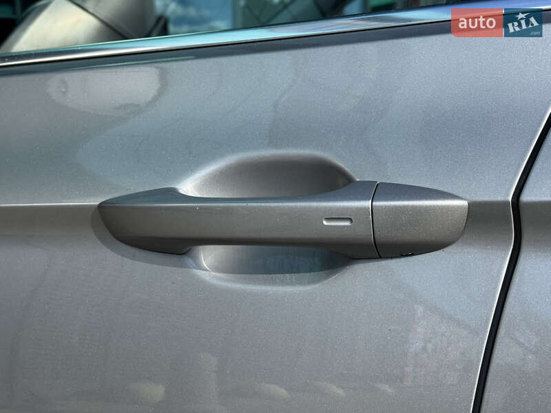 Універсал Volkswagen Passat 2016 в Києві