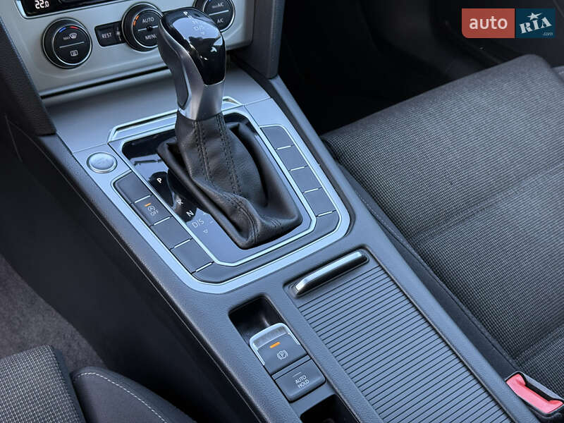 Универсал Volkswagen Passat 2018 в Дубно