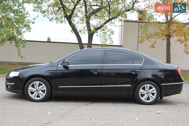 Седан Volkswagen Passat 2009 в Днепре