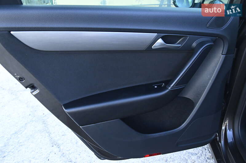 Универсал Volkswagen Passat 2012 в Бердичеве