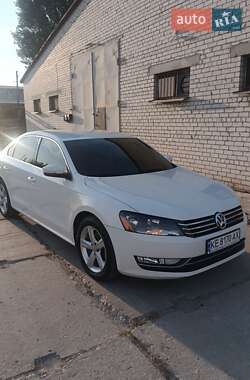 Седан Volkswagen Passat 2014 в Днепре