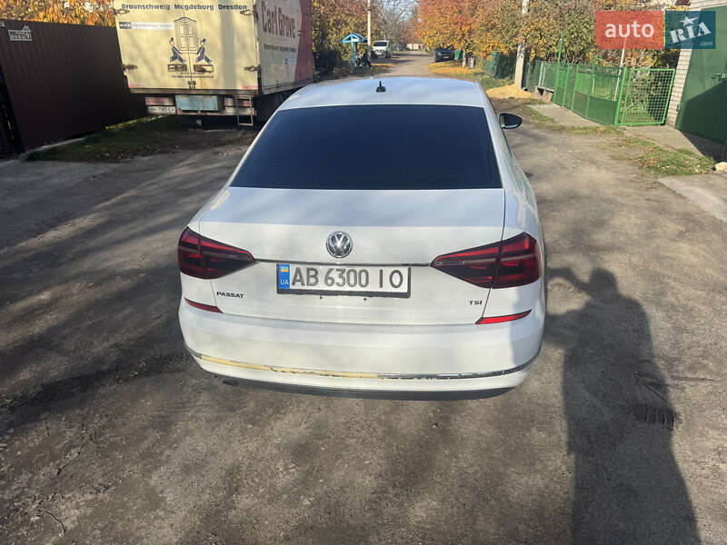 Седан Volkswagen Passat 2017 в Одессе