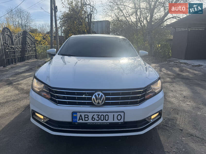 Седан Volkswagen Passat 2017 в Одессе