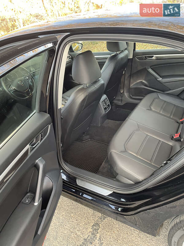 Седан Volkswagen Passat 2017 в Києві