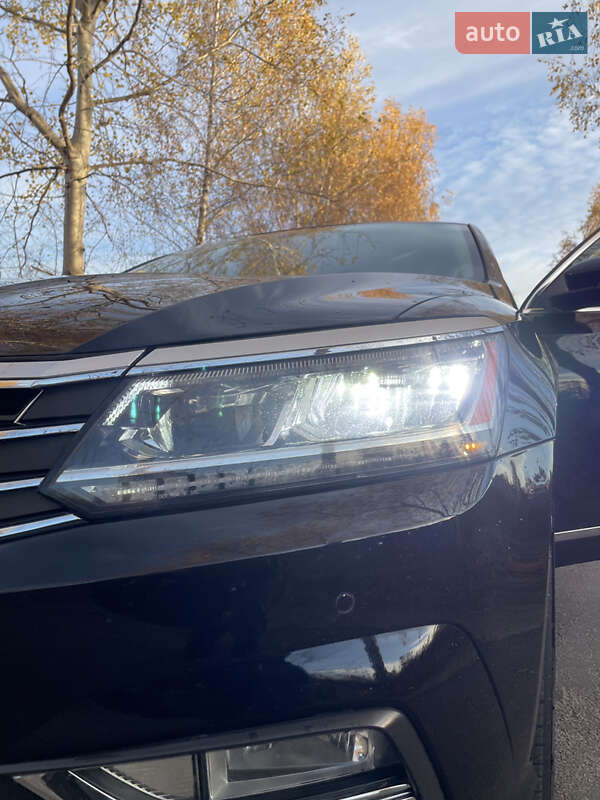 Седан Volkswagen Passat 2017 в Києві