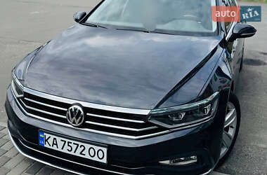 Седан Volkswagen Passat 2020 в Києві