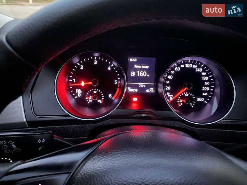 Универсал Volkswagen Passat 2017 в Житомире