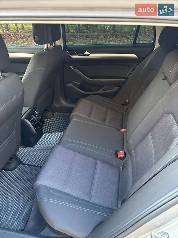 Универсал Volkswagen Passat 2015 в Житомире фото 28 Универсал Volkswagen Passat 2015 в Житомире