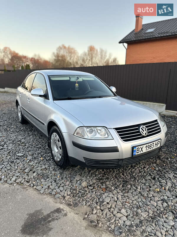 Седан Volkswagen Passat 2004 в Хмельницком