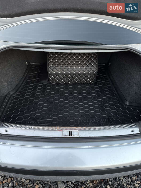 Седан Volkswagen Passat 2004 в Хмельницком