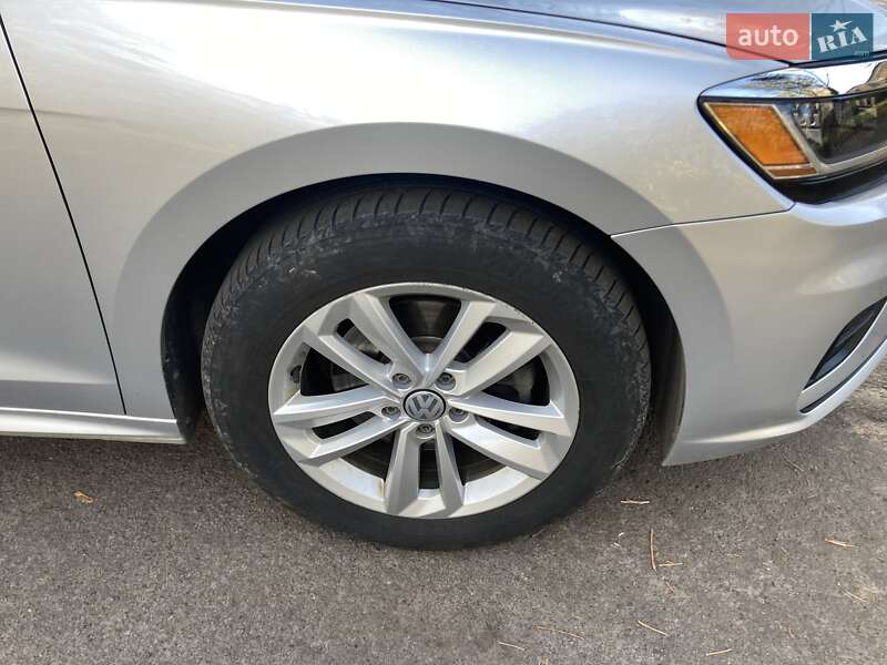 Седан Volkswagen Passat 2020 в Виннице