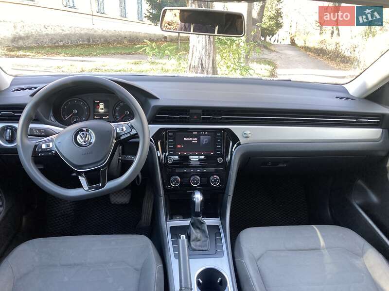 Седан Volkswagen Passat 2020 в Виннице