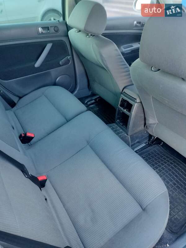 Универсал Volkswagen Passat 2004 в Полтаве