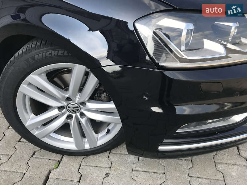 Універсал Volkswagen Passat 2013 в Чернівцях