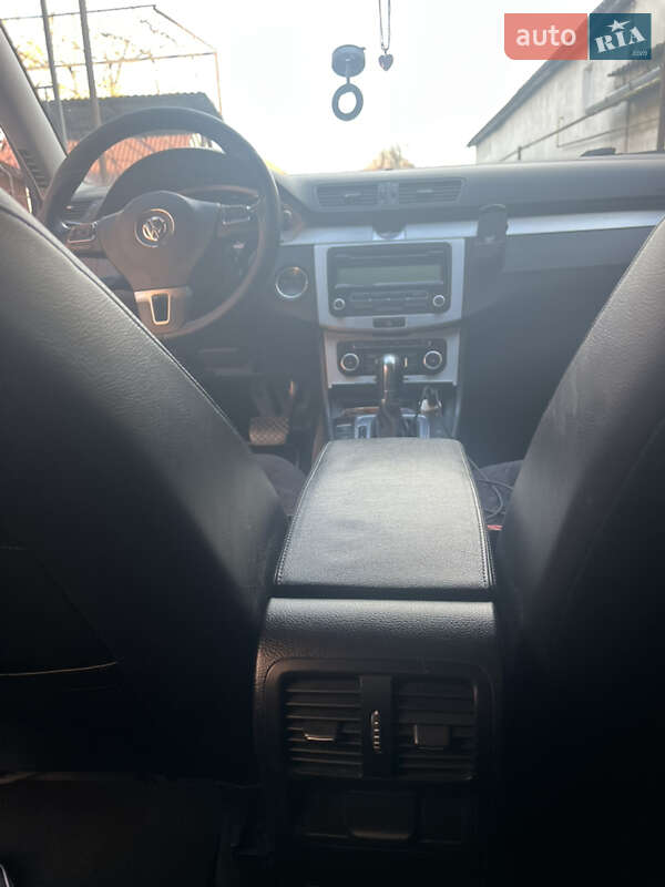 Универсал Volkswagen Passat 2011 в Мукачево