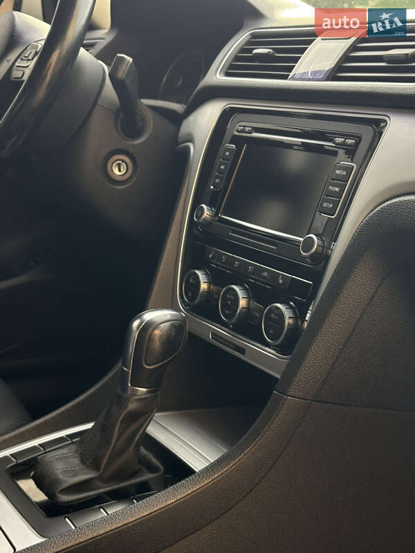 Седан Volkswagen Passat 2012 в Киеве фото 13 Седан Volkswagen Passat 2012 в Киеве