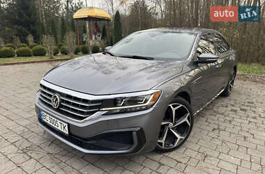 Седан Volkswagen Passat 2020 в Львові