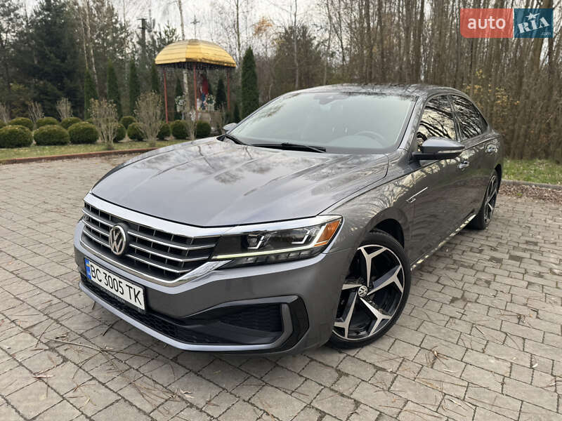 Седан Volkswagen Passat 2020 в Львові