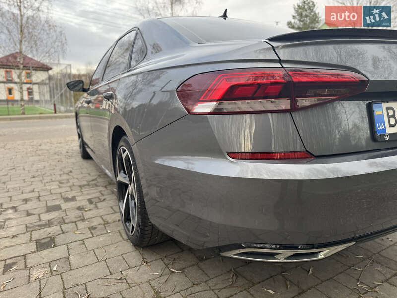 Седан Volkswagen Passat 2020 в Львові