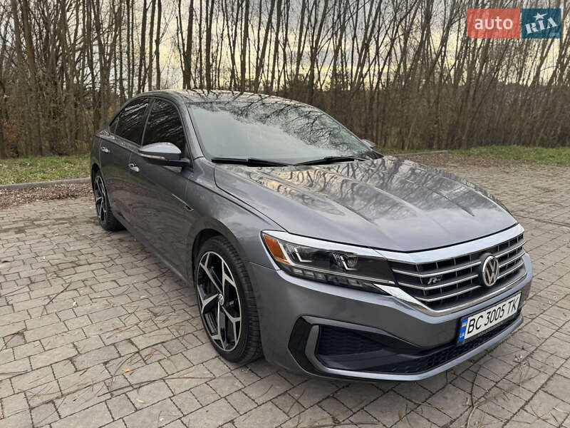 Седан Volkswagen Passat 2020 в Львові
