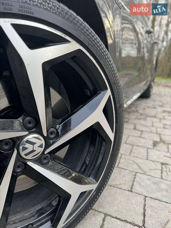 Седан Volkswagen Passat 2020 в Львові