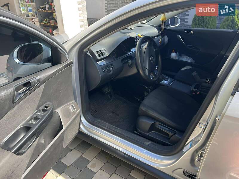 Универсал Volkswagen Passat 2009 в Знаменке