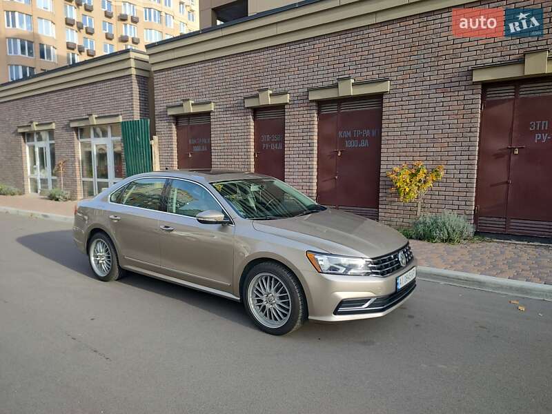 Седан Volkswagen Passat 2016 в Киеве