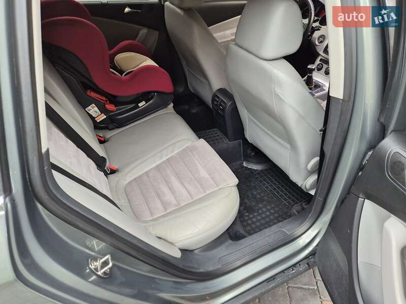 Универсал Volkswagen Passat 2006 в Ивано-Франковске