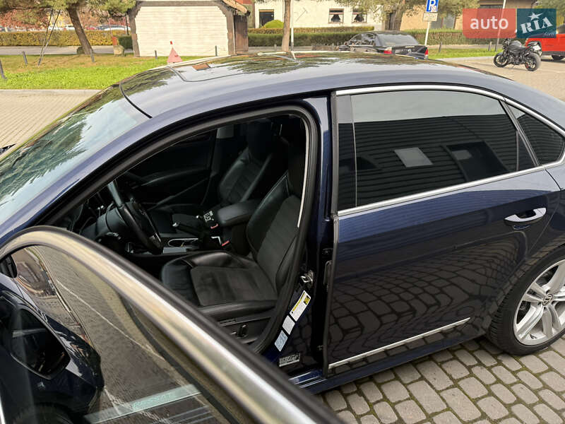 Седан Volkswagen Passat 2014 в Ивано-Франковске