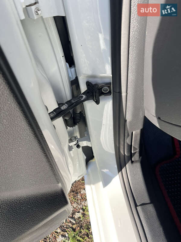 Седан Volkswagen Passat 2018 в Киеве фото 13 Седан Volkswagen Passat 2018 в Киеве