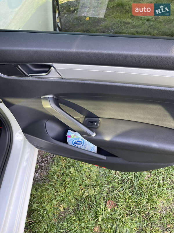 Седан Volkswagen Passat 2018 в Киеве фото 21 Седан Volkswagen Passat 2018 в Киеве