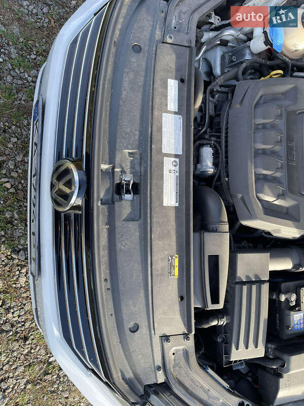 Седан Volkswagen Passat 2018 в Киеве фото 35 Седан Volkswagen Passat 2018 в Киеве