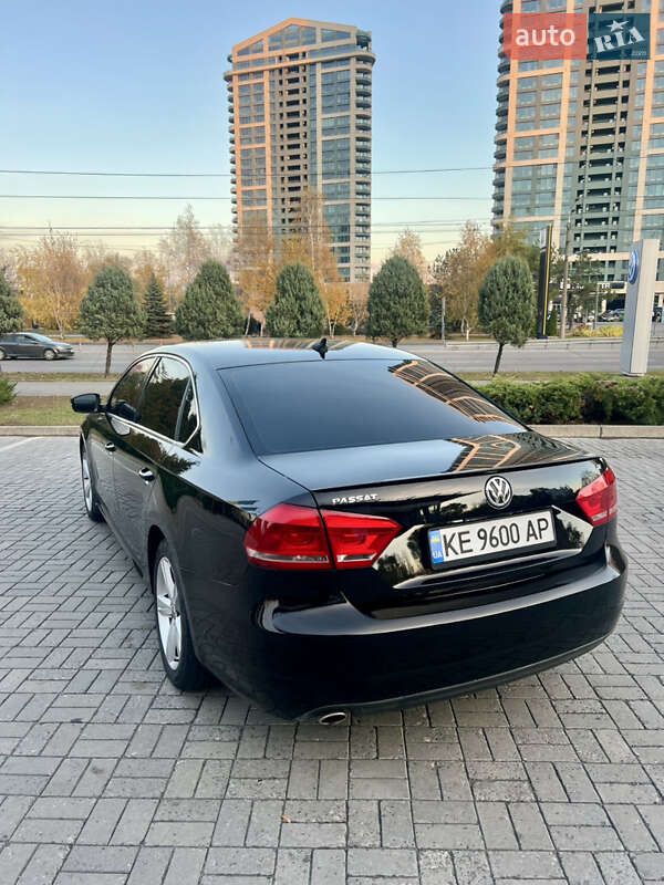 Седан Volkswagen Passat 2012 в Дніпрі