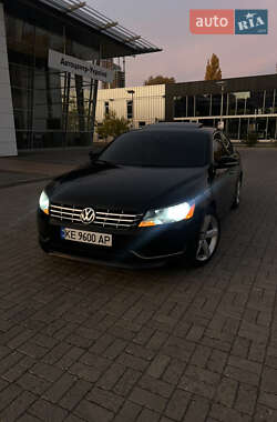 Седан Volkswagen Passat 2012 в Дніпрі