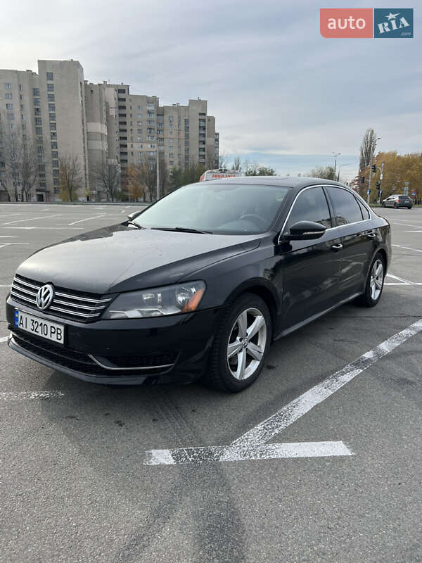 Седан Volkswagen Passat 2012 в Киеве