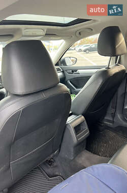 Седан Volkswagen Passat 2012 в Киеве