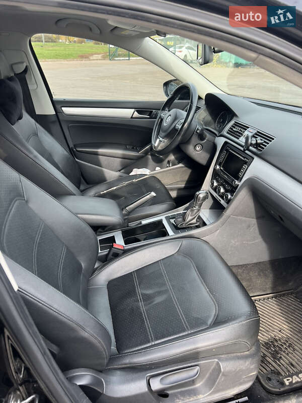 Седан Volkswagen Passat 2012 в Киеве