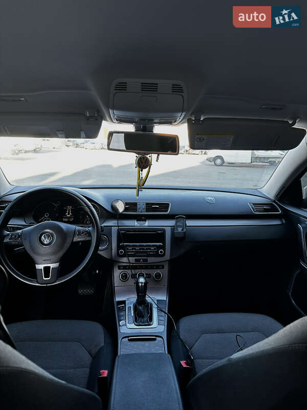 Универсал Volkswagen Passat 2012 в Луцке