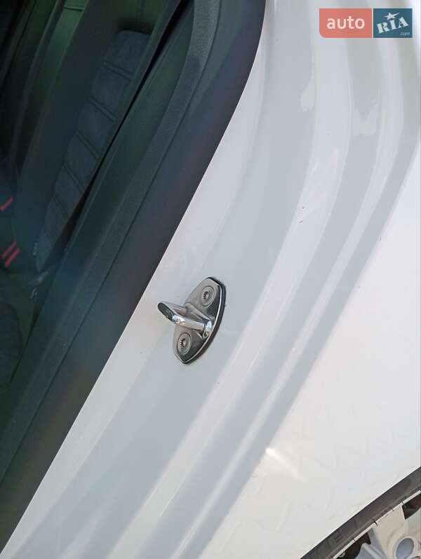 Универсал Volkswagen Passat 2009 в Киеве фото 31 Универсал Volkswagen Passat 2009 в Киеве