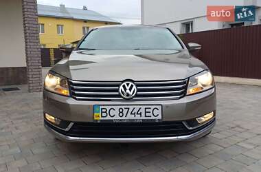 Седан Volkswagen Passat 2011 в Дрогобыче