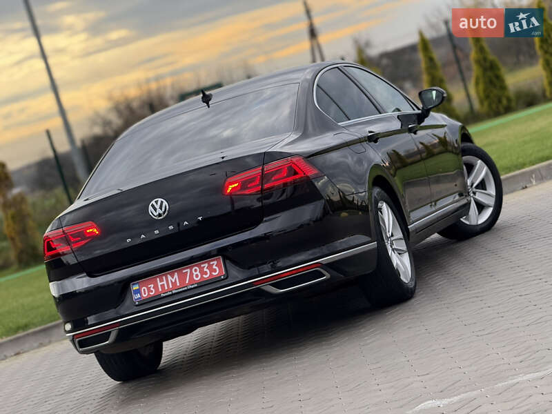 Седан Volkswagen Passat 2019 в Луцьку