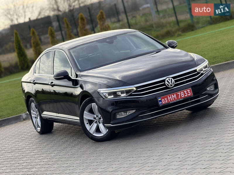 Седан Volkswagen Passat 2019 в Луцьку