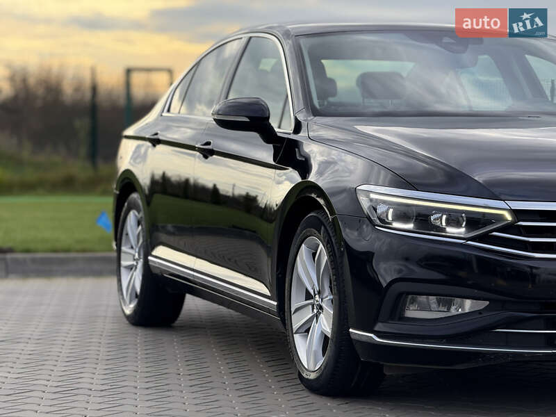 Седан Volkswagen Passat 2019 в Луцьку