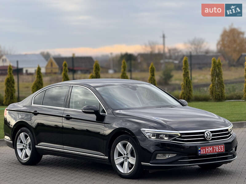 Седан Volkswagen Passat 2019 в Луцьку