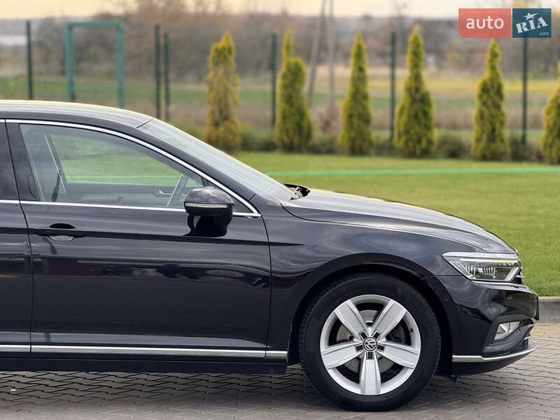 Седан Volkswagen Passat 2019 в Луцьку
