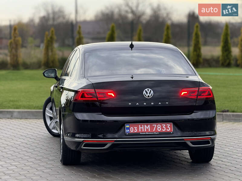 Седан Volkswagen Passat 2019 в Луцьку