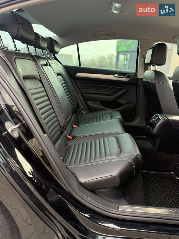 Седан Volkswagen Passat 2019 в Луцьку